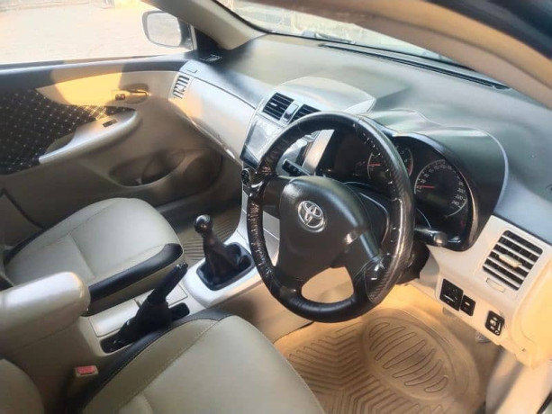 toyota-corolla-gli-2012-big-7