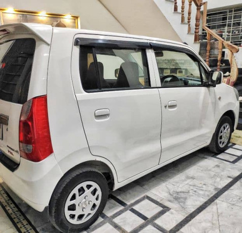 suzuki-wagon-r-2016-big-4