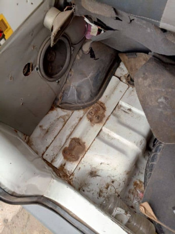 suzuki-mehran-vx-2008-big-16