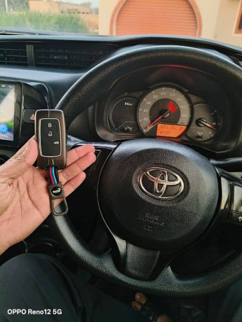 toyota-vitz-201823-big-11