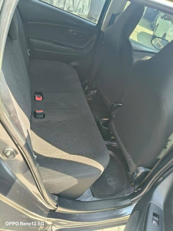 toyota-vitz-201823-big-13