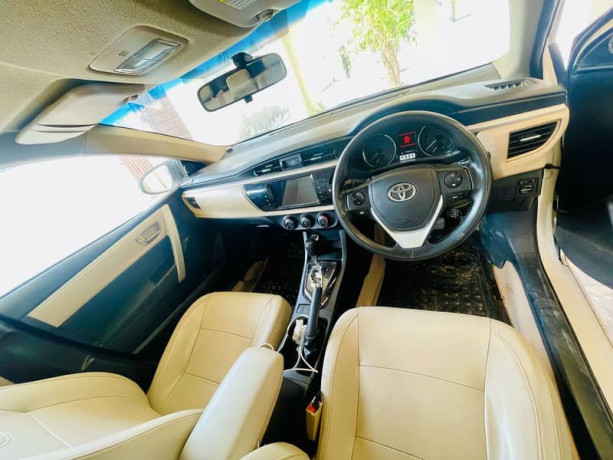 toyota-altis-2015-model-big-14