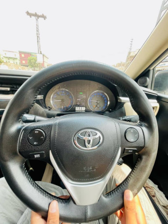toyota-altis-2015-model-big-7