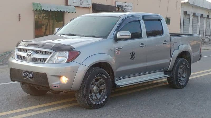 toyota-hilux-2011-big-6