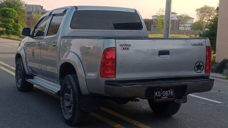toyota-hilux-2011-big-4