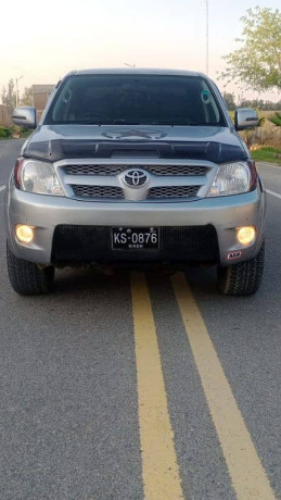 toyota-hilux-2011-big-10