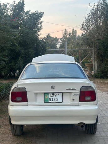 suzuki-baleno-2005-big-6