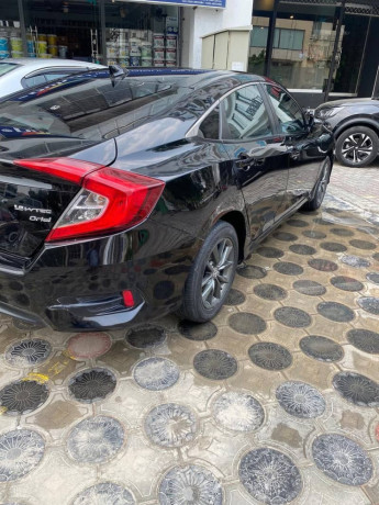 honda-civic-x-2021-ug-big-9