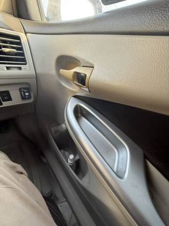 toyota-corolla-xli-2011-big-4