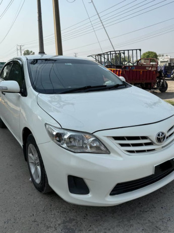 toyota-corolla-xli-2011-big-8