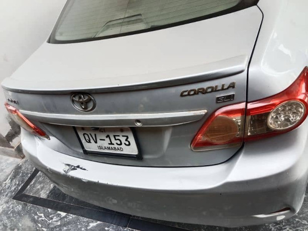 toyota-corolla-gli-2010-big-2