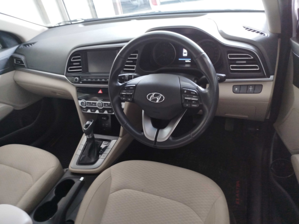 hyundai-elantra-big-2