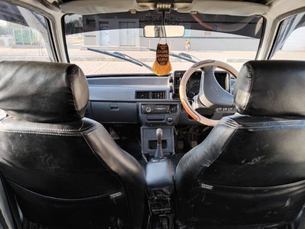 suzuki-mehran-vxr-2012-big-7