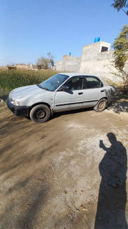 suzuki-baleno-1999-big-13