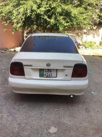 suzuki-baleno-2004-big-1