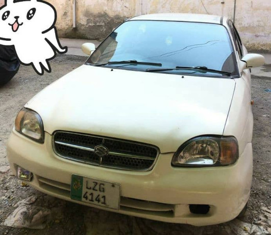 suzuki-baleno-2004-big-0