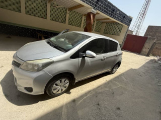 toyota-vitz-2013-silver-good-condition-four-pieces-minor-tuches
