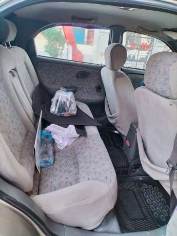 suzuki-baleno-2004-big-6