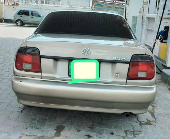 suzuki-baleno-2004-big-11