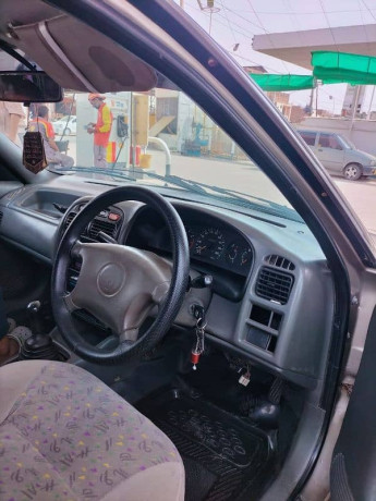 suzuki-baleno-2004-big-8