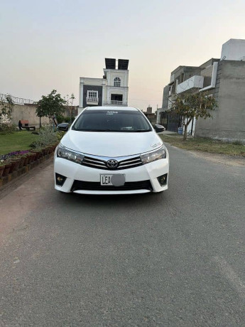 toyota-corolla-altis-16-big-0