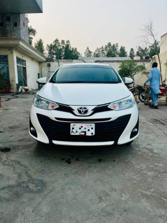 toyota-yaris-2021-big-0