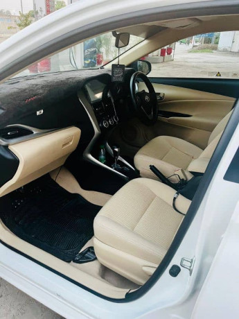 toyota-yaris-2021-big-9