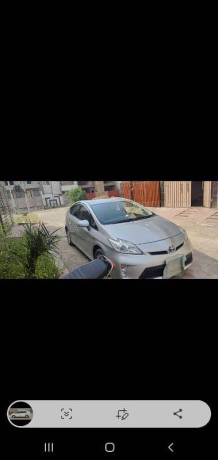 toyota-prius-2012-big-3