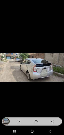 toyota-prius-2012-big-4