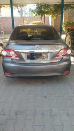 toyota-corolla-gli-2013-big-6