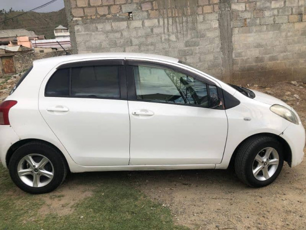 toyota-vitz-2007-big-7