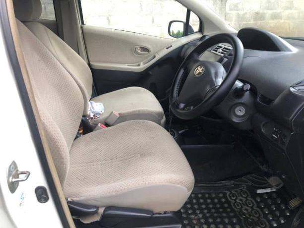 toyota-vitz-2007-big-3