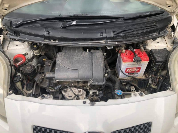 toyota-vitz-2007-big-9