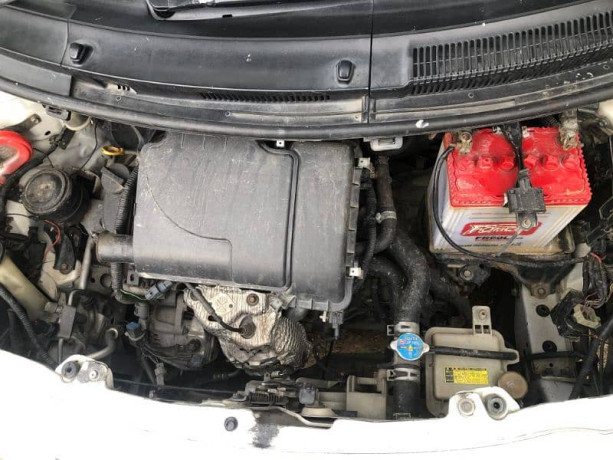 toyota-vitz-2007-big-8