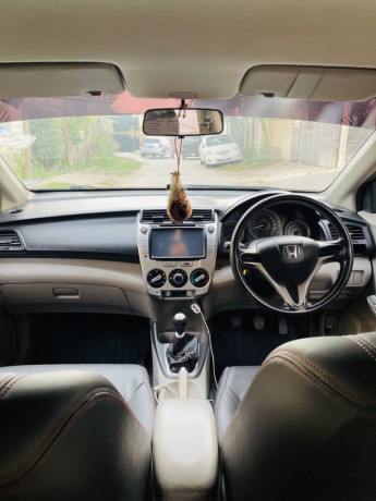 honda-city-aspire-2015-model-big-5