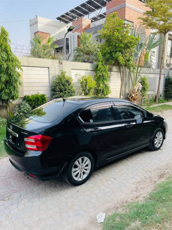honda-city-aspire-2015-model-big-10