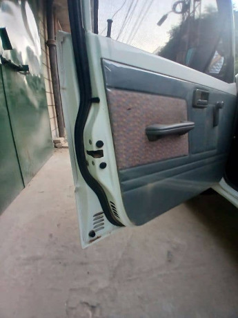 suzuki-mehran-vxr-2014-big-9