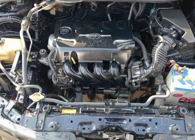 toyota-corolla-gli-20112012-big-6