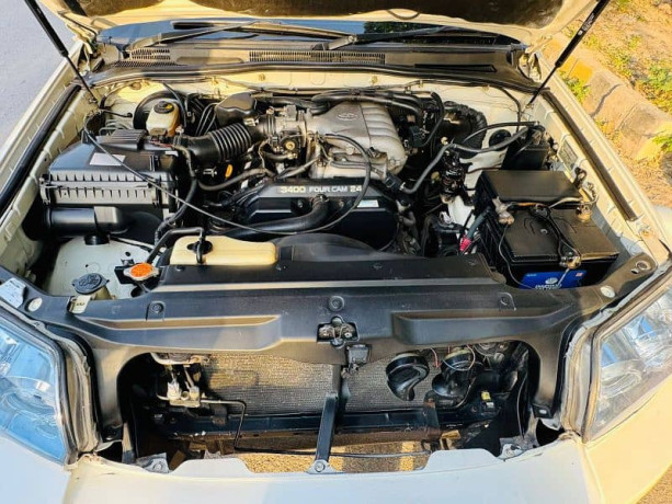 toyota-surf-2004-ssr-g-34-big-9
