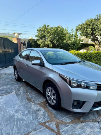 toyota-corolla-gli-2015-big-2