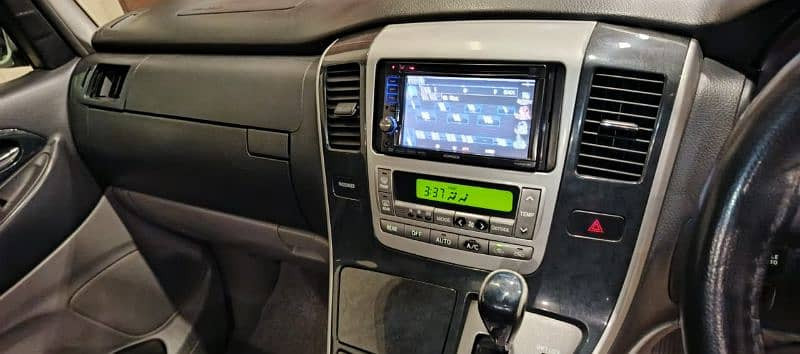 toyota-alphard-2002-big-11