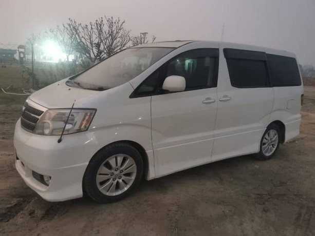 toyota-alphard-2002-big-10