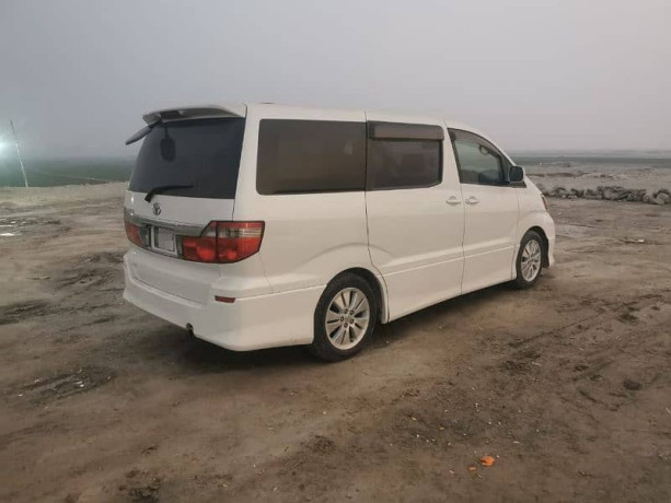 toyota-alphard-2002-big-2