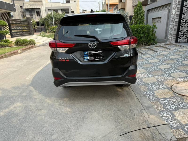 toyota-rush-2022-model-best-suv-big-5