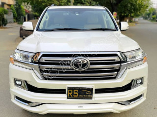 toyota-land-cruiser-zx-v8