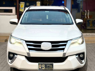 toyota-fortuner-v-2020