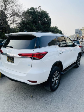 toyota-fortuner-v-2020-big-7