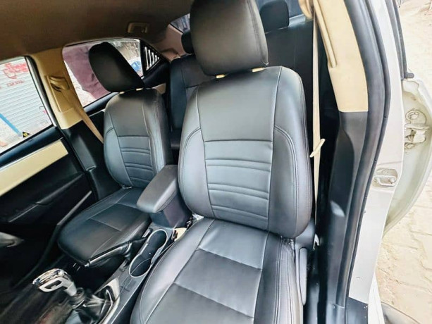 toyota-corolla-xli-2017-big-19