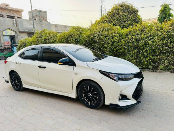 toyota-corolla-xli-2017-big-4