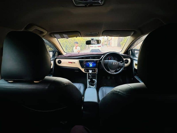 toyota-corolla-xli-2017-big-16